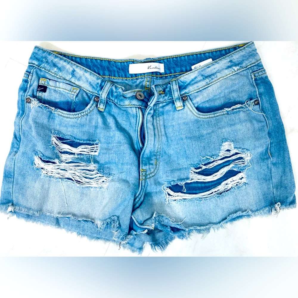 KanCan distressed Jean shorts. 11/29.